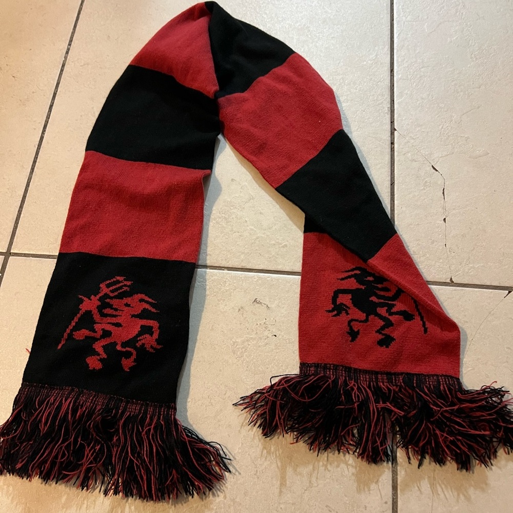 Scarf (Demon)